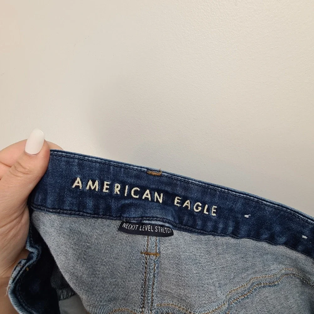 American‎ Eagle Curvy Super Hi-Rise Jegging 10 X-Short Distressed Blue Jeans